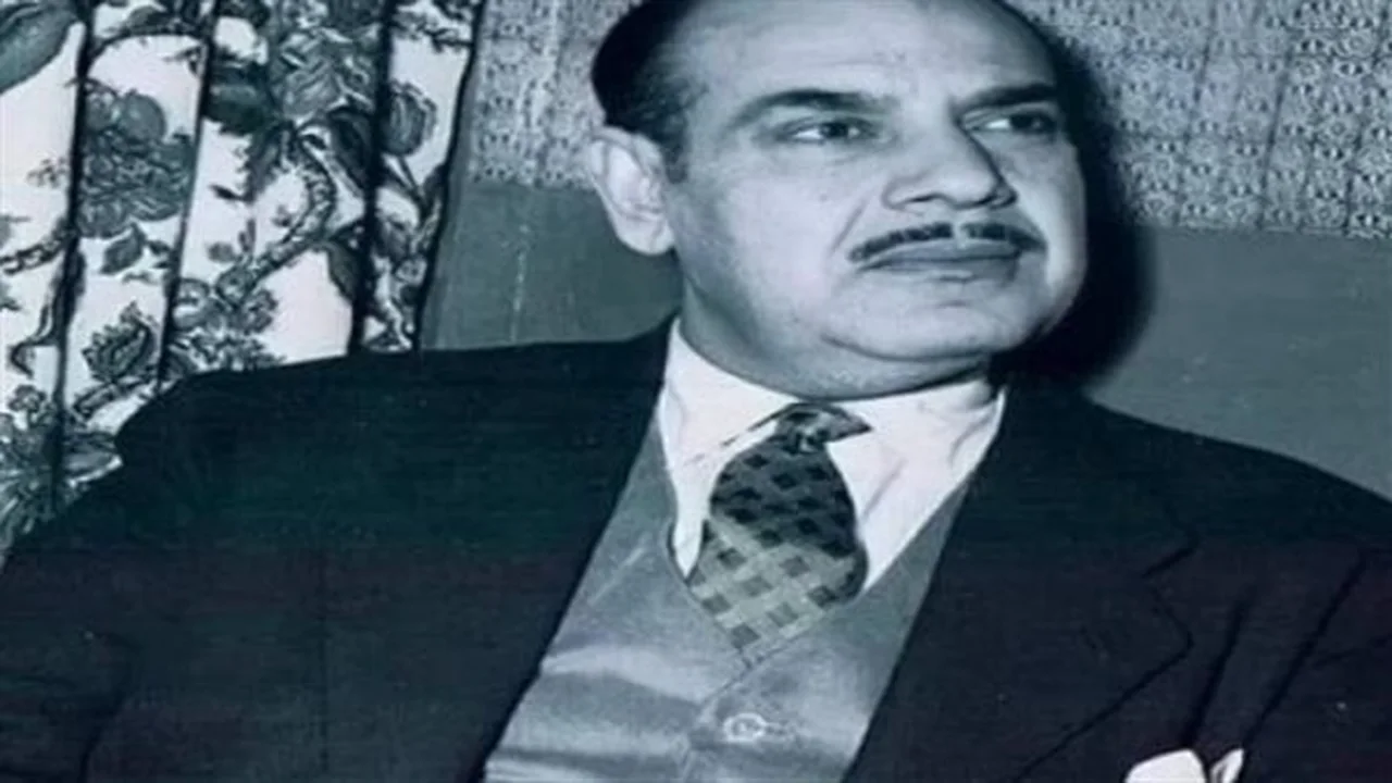 محاولة إنقاذ.. سراج منير يكافح لإنقاذ مدرسة الريحاني من الاندثار